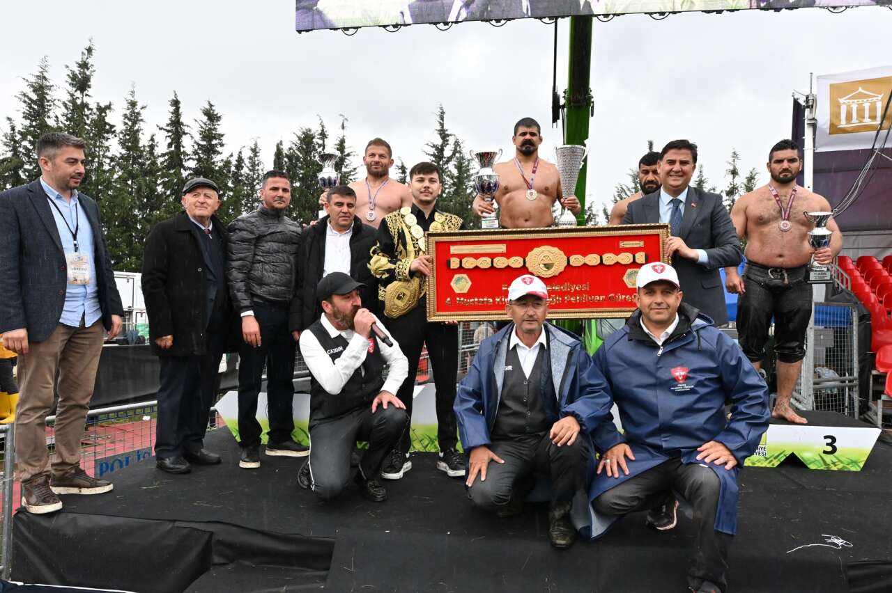 Fethiye’de Er Meydanı Şenlendi: Mustafa Kiremitli Güreşleri’nde Başpehlivan ve Ağa Belli Oldu 6